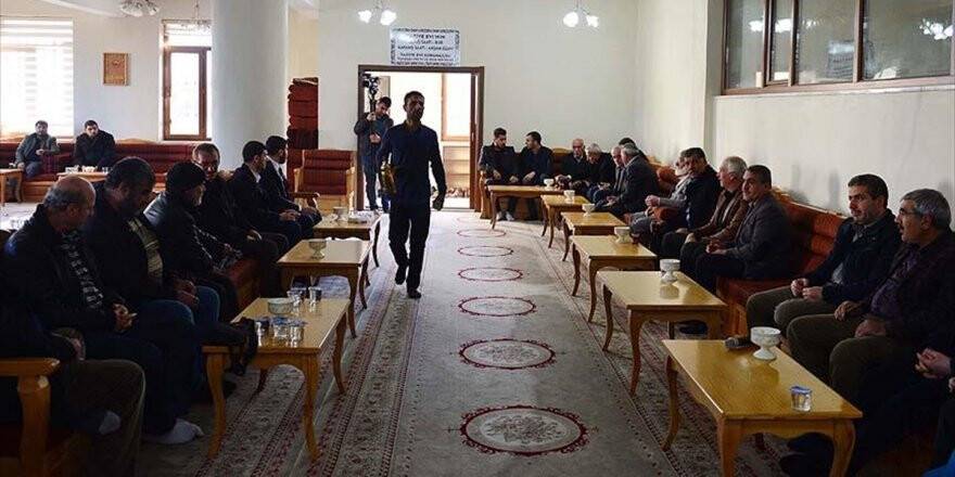 Ölüm Acısını Taziye Evlerinde Paylaşıyorlar