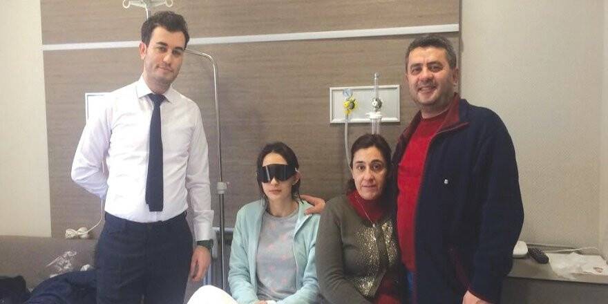 YARAROĞLU AİLESİ GÖZLÜKLERİ ATMIŞ