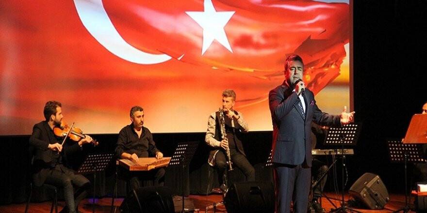 Müzeyyen Senar şarkılarıyla anıldı