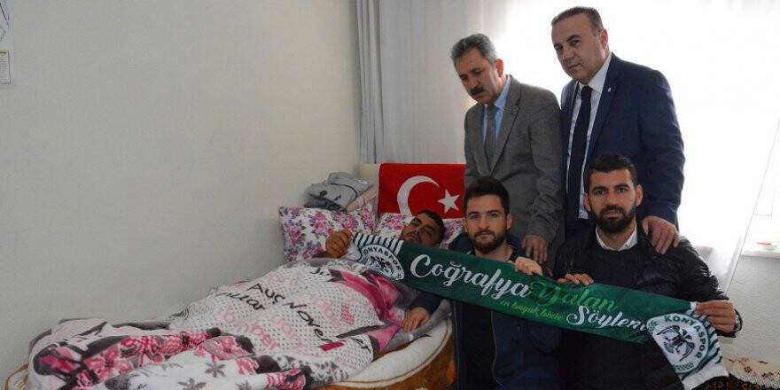 Konyaspor, Afrin gazisini evinde ziyaret etti