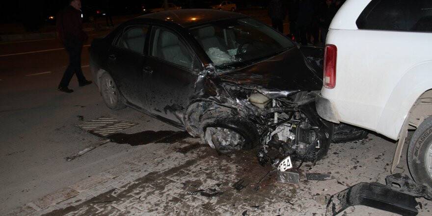 Konya’da cip ile otomobil çarpıştı