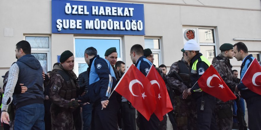 Konya'da Özel Harekat polisleri, tekbirlerle Afrin'e uğurlandı