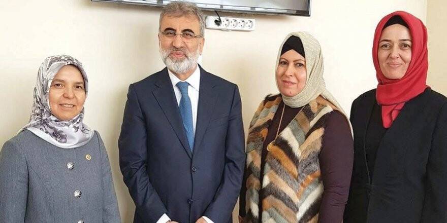 NAZAN HANIM, ESKİ BAKAN TANER YILDIZ VE VEKİL HÜSNÜYE ERDOĞAN HANIM’LA