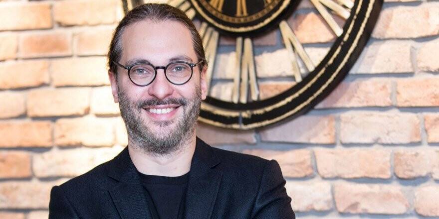 ''Göbek ve karın bölgesi yağları için lazerlipoliz yöntemi uygulanabilir''