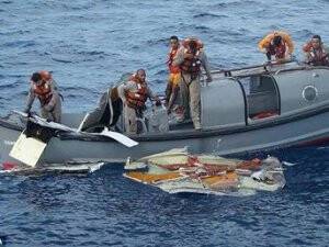 Güney Çin Denizi’nde Kaybolan Malezya Uçağına Ait Olduğuna İnanılan Bir Parça Bulundu