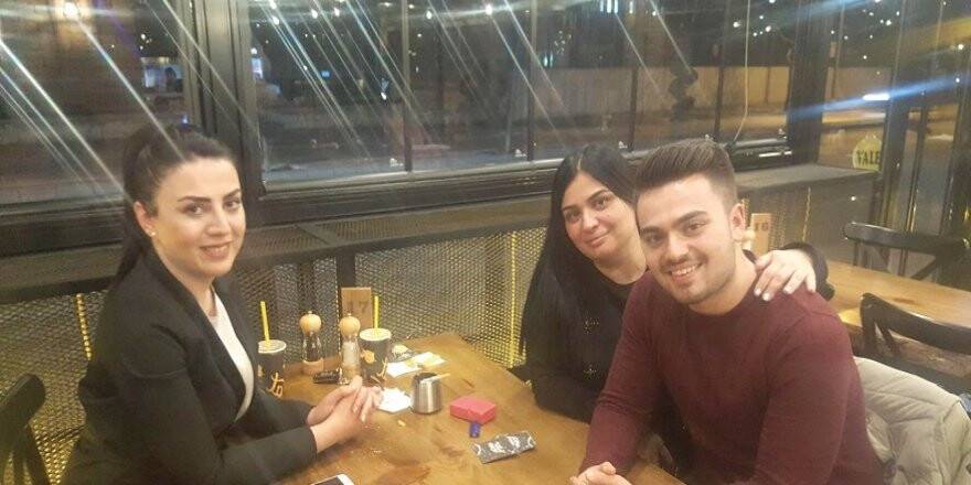 ARZU ÖZTÜRK HANIM  VE MİSAFİRLERİ  DİNAMEAT BURGER’DE