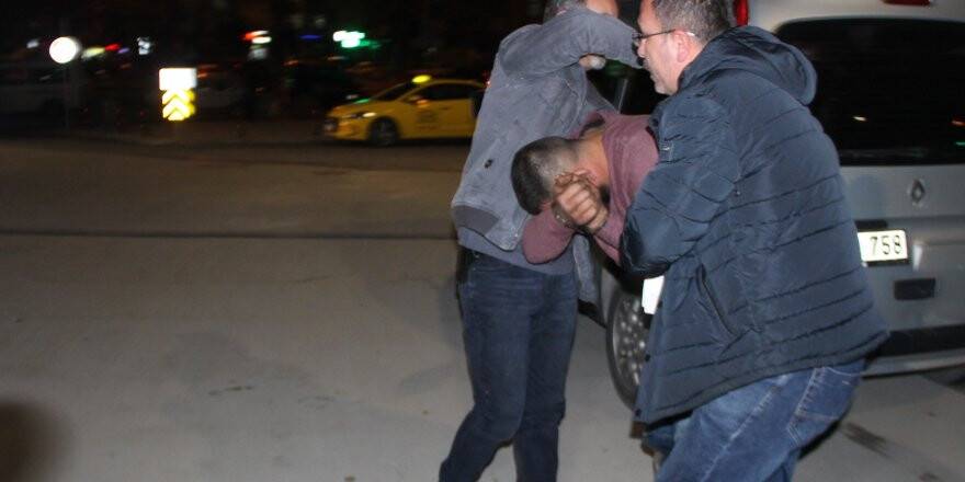 Hırsızlık şüphelisini önce dövdüler, sonra polise teslim ettiler