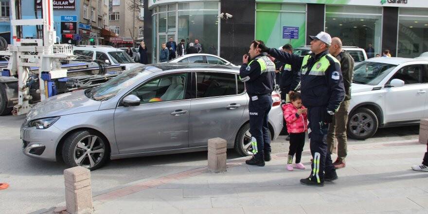 Hatalı park edilen aracın çalıntı olduğu ortaya çıktı