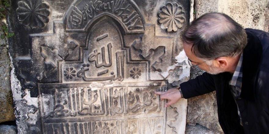 Antalya'nın Kayıp 9 Fetih Kitabesinden İkisi Bulundu