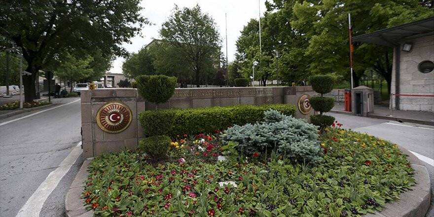 İsteyen Makam Aracıyla Meclise Giremeyecek