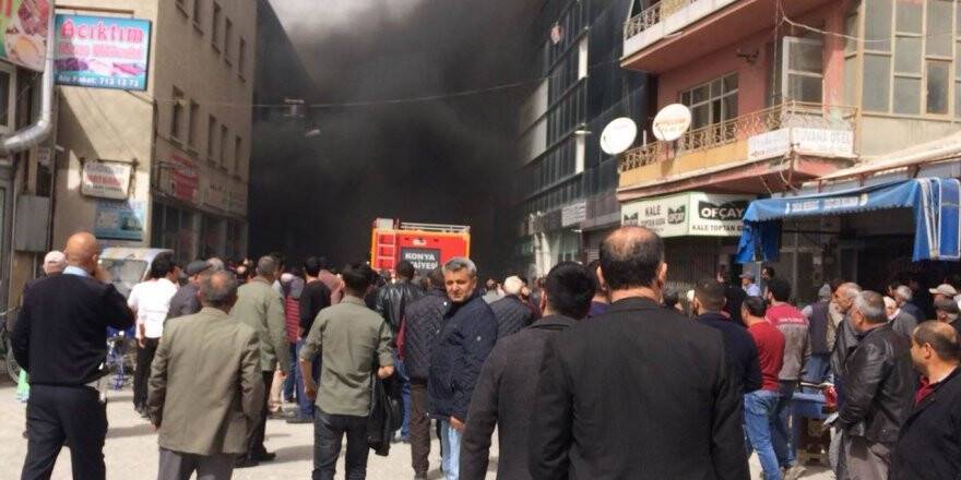 Konya'da yangında dumandan etkilenen 2 kişi hastaneye kaldırıldı 