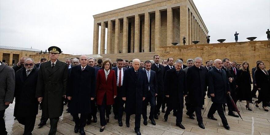 Bahçeli Yeni Myk Ve Mdk Üyeleriyle Anıtkabir'i Ziyaret Etti