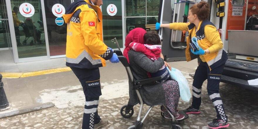 Konya'da otomobil şarampole devrildi: 4 yaralı 