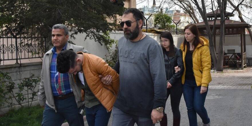 Instagram'da tuzak kurup sevgilisinin eski erkek arkadaşını bıçakladı