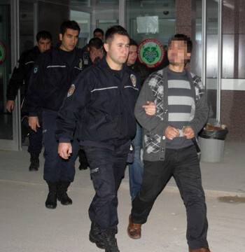 4 kişi tutuklandı