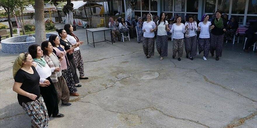 Önce Tarlaya Sonra Folklor Kursuna