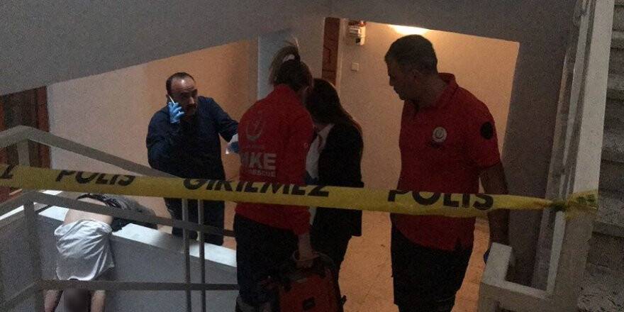 Aksaray’da bir kişi apartman boşluğunda ölü bulundu