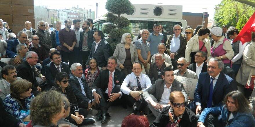 CHP'den Oturma Eylemi