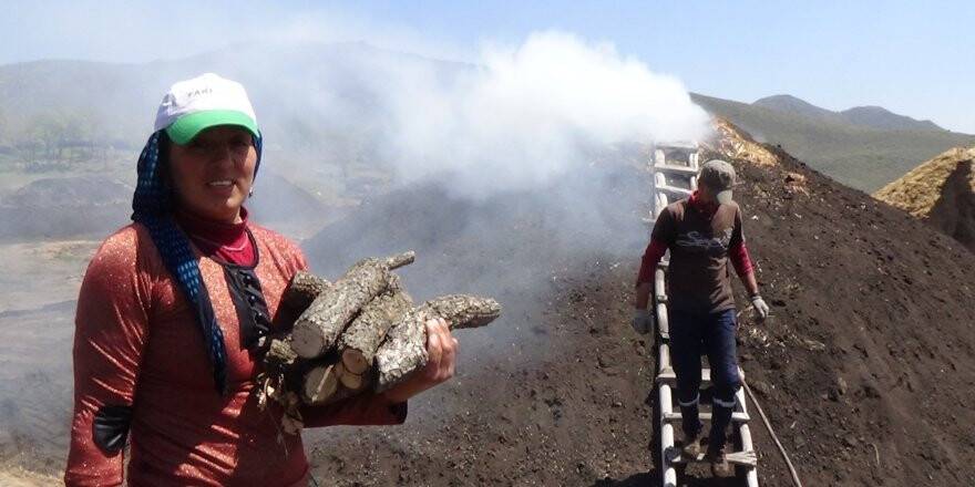 Mangal Kömürünün Karasından Ekmek Parası Kazanıyorlar