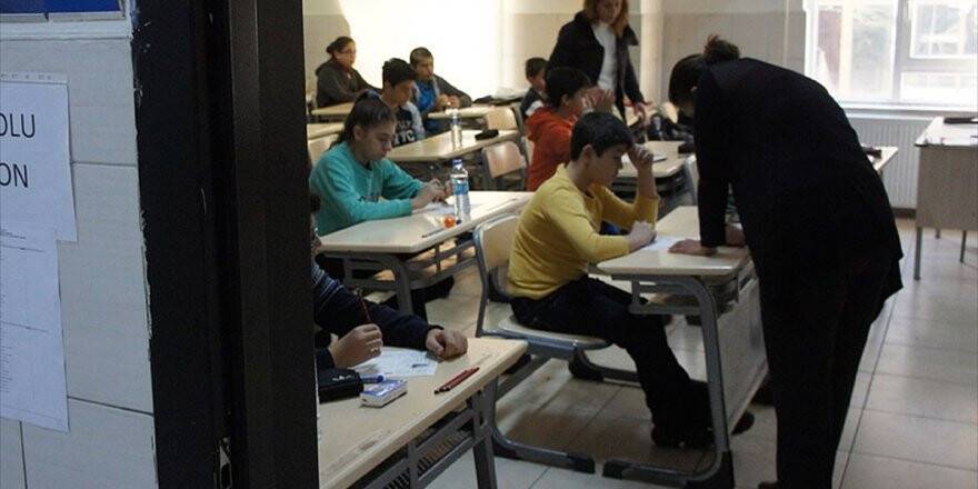 Liselere Girişte Merkezi Sınav Başvuruları Sona Eriyor