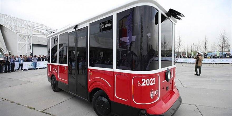 İett'nin Sürücüsüz Elektrikli Aracı Görücüye Çıktı