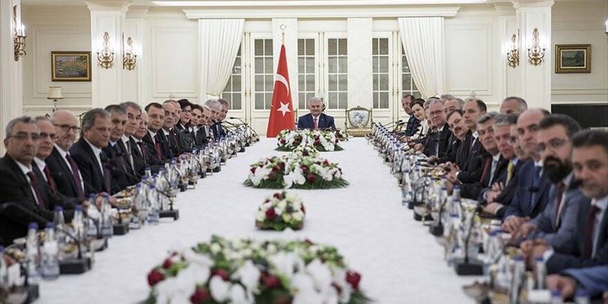 Başbakan Yıldırım, İzmir İş Dünyası Temsilcilerini Kabul Etti