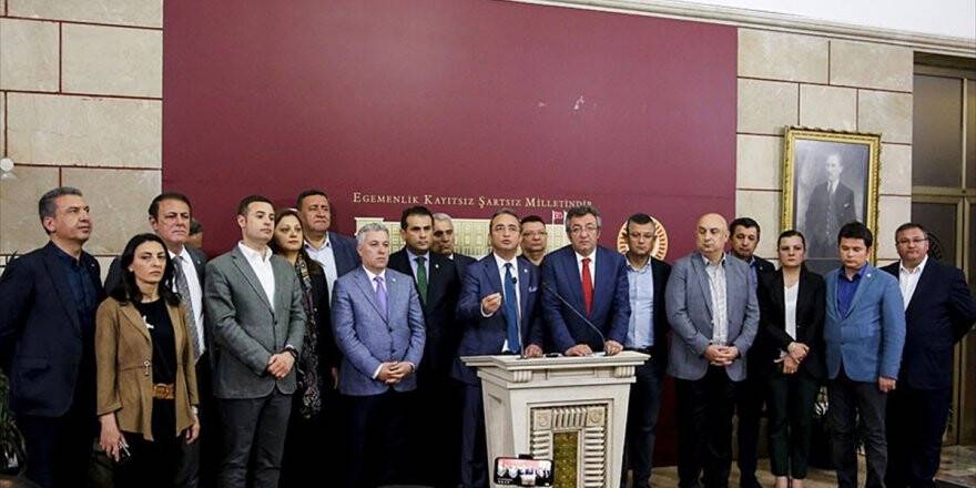 Chp'liler 15 Milletvekillinin İstifa Kararını Anlamaya Çalışıyor