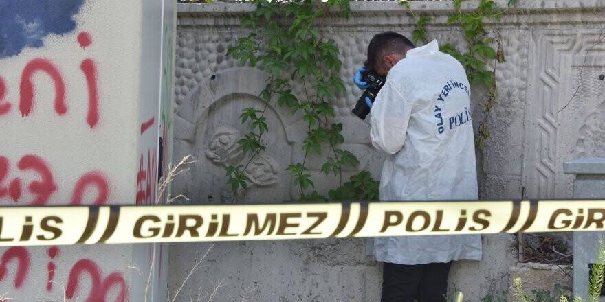 Eşinin tabancasıyla intihar etti