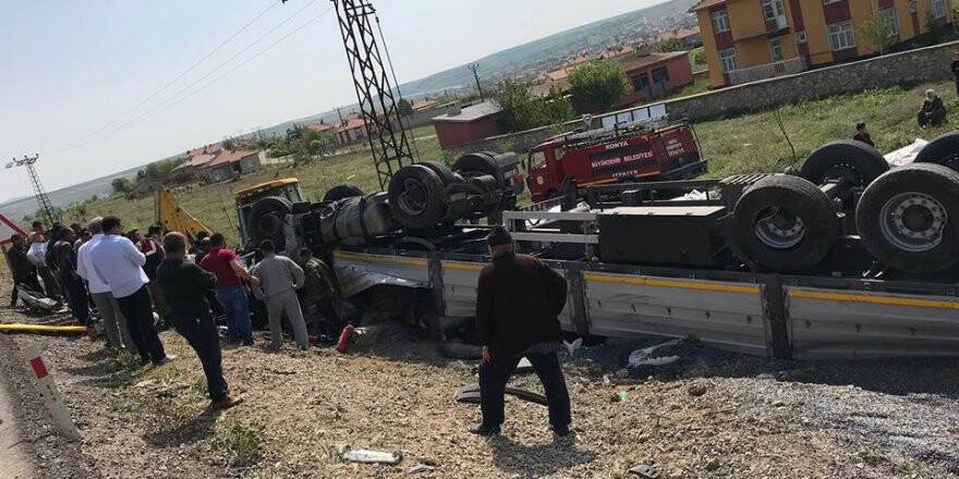 Şarampole devrilen TIR'ın sürücüsü öldü