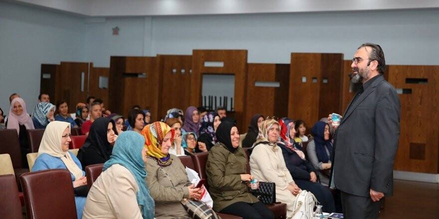 Senai Demirci, Peygamber Efendimizi anlattı