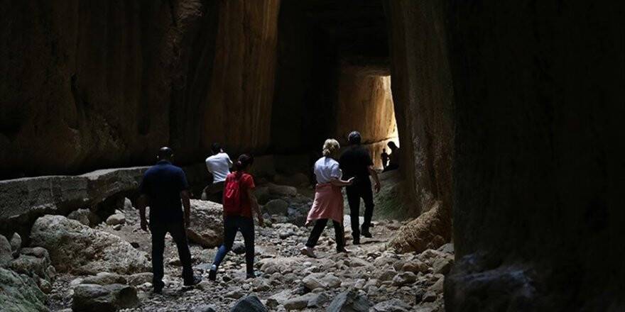 Gezginlerin Yeni Gözdesi: Titus Tüneli