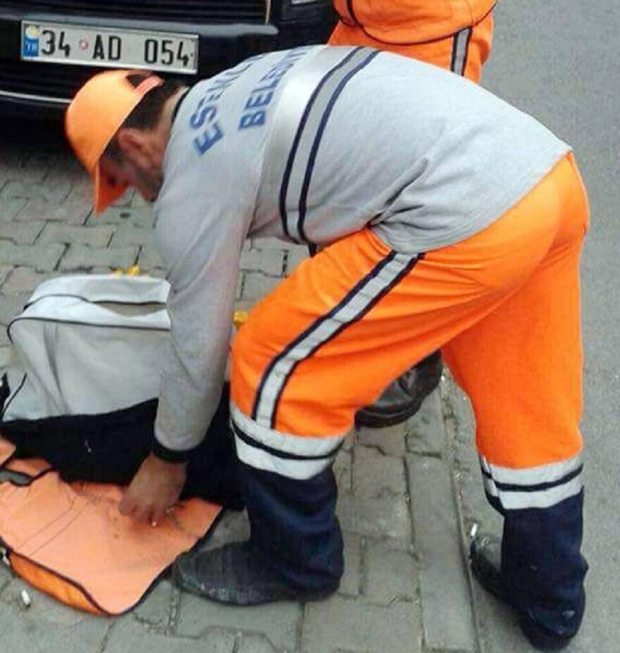 Vicdansızlar Bebeği Çöpe Attı
