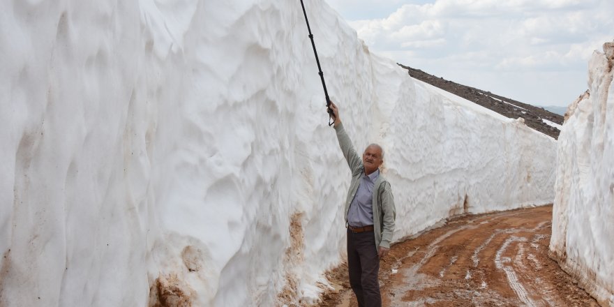 Konya'da mayıs ayında kar tüneli