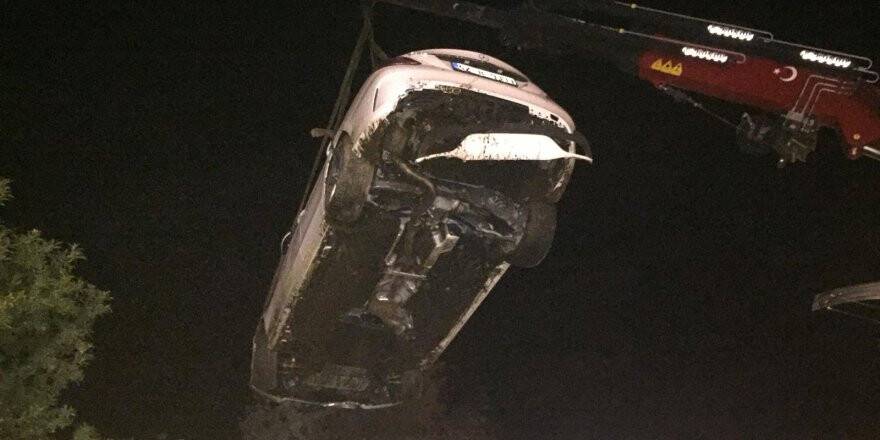 Yola dökülen hayvan dışkısı, kazalara yol açtı