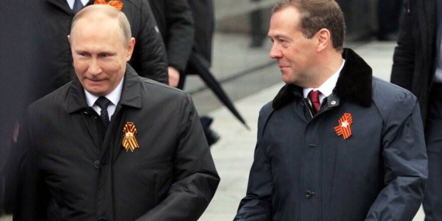 Ukrayna, Rusya’nın eski Başbakanı Medvedev’i arananlar listesine aldı