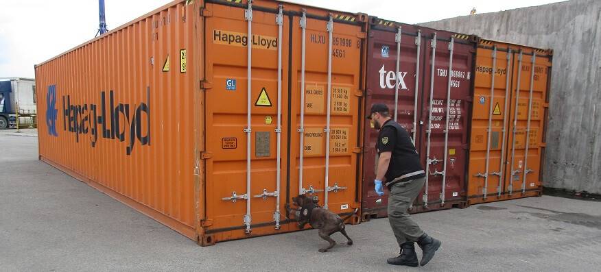 Dubai'den gelen gemide 5 konteyner dolusu kaçak sigara ele geçirildi