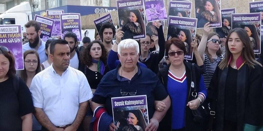 Kılıçla kız arkadaşını öldürdü, 'hatırlamıyorum' dedi