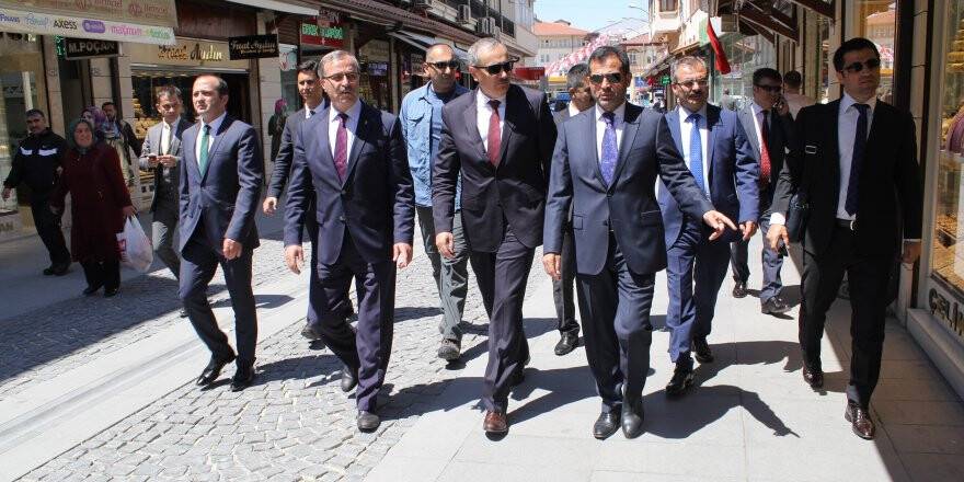 Altunyaldız ziyaretlerde bulundu
