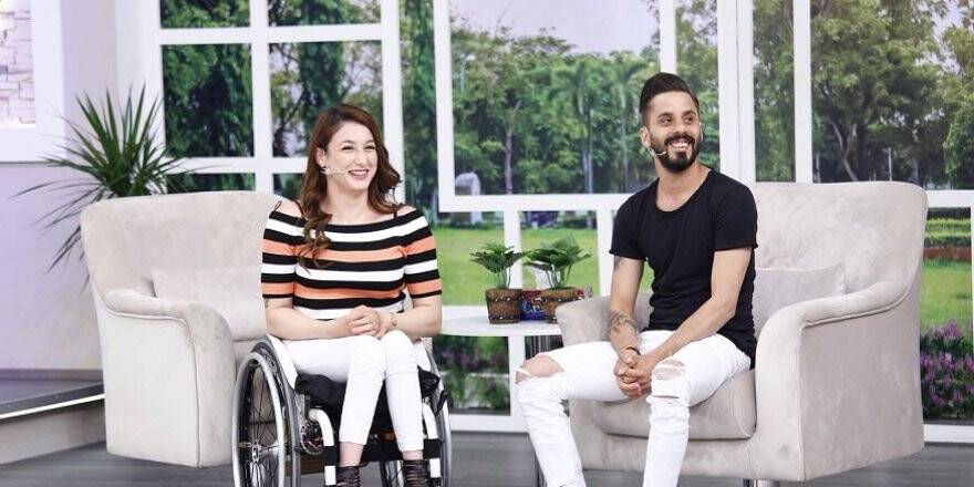 Esra Erol'a katılan çift, ‘aşk engel tanımıyor’ dedirtti