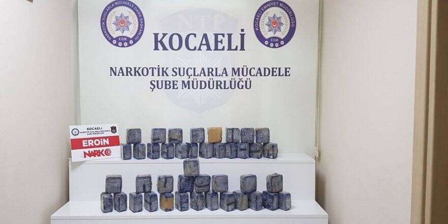 Zulalanmış 40 kilo uyuşturucuyu narkotik köpeği buldu