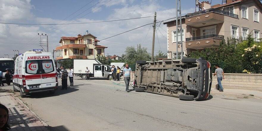 Öğrenci Servisiyle Kamyonet Çarpıştı: 5 Yaralı