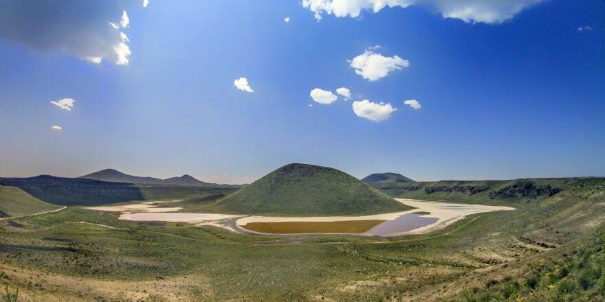 'Dünyanın nazar boncuğu' Meke Gölü kurudu