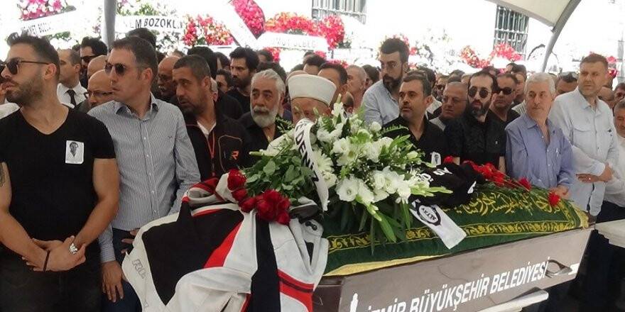 Ünlü oyuncu son yolculuğuna uğurlandı
