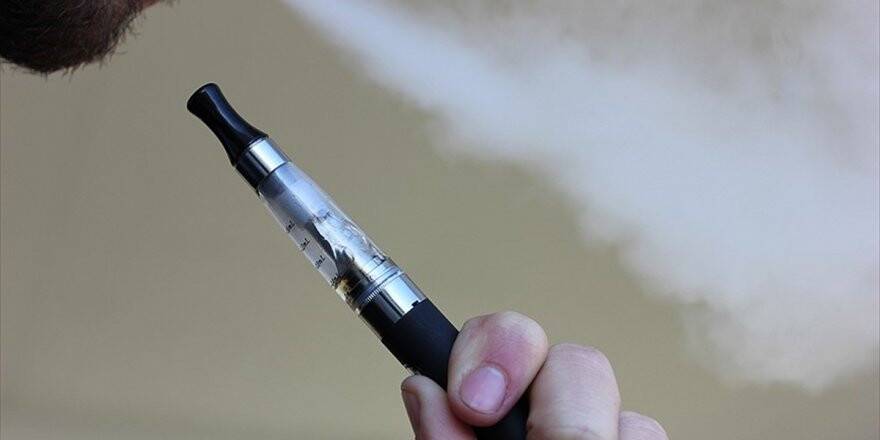 Elektronik Sigara İçenler De 'Kanser' Soluyor