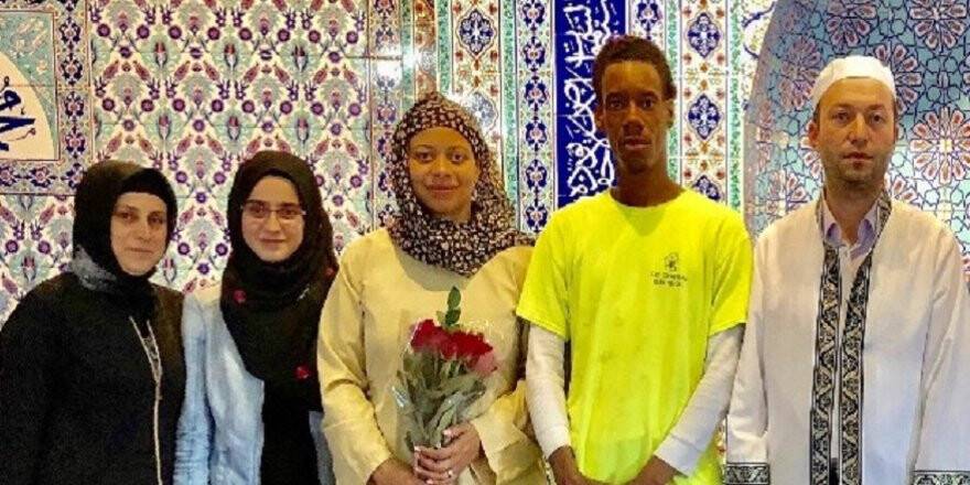 Amerikalı kadın Müslüman oldu