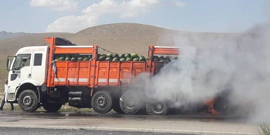 Karapınar'da Kamyon Yangını