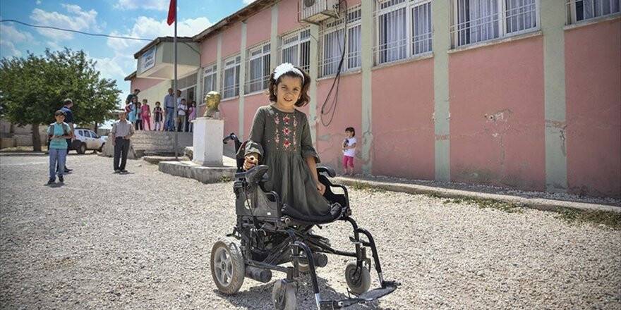 Ezgi'nin Tek İhtiyacı Protez Bacaklar