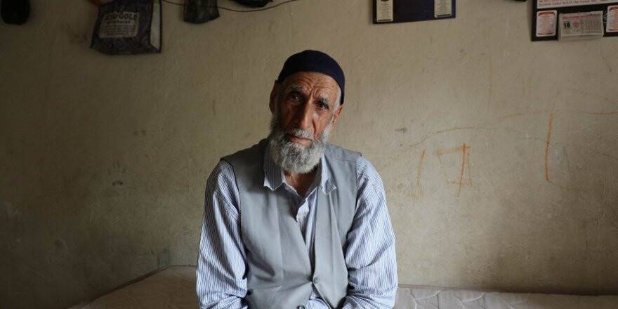 77 yaşındaki Şehmus dede tek odalı evde yaşam mücadelesi veriyor