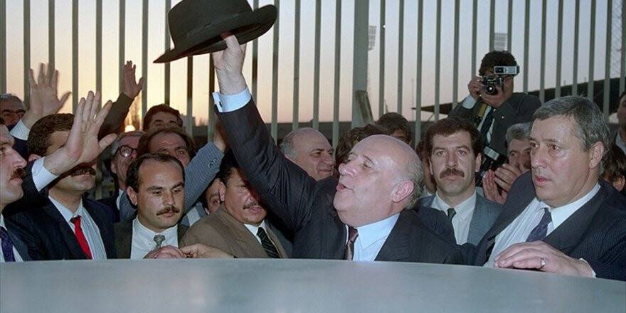 Türk Siyasetinin "Baba"sının Vefatının Üzerinden 3 Yıl Geçti