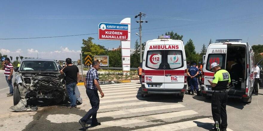 Konya'da iki otomobil çarpıştı: 1 ölü, 2 yaralı
